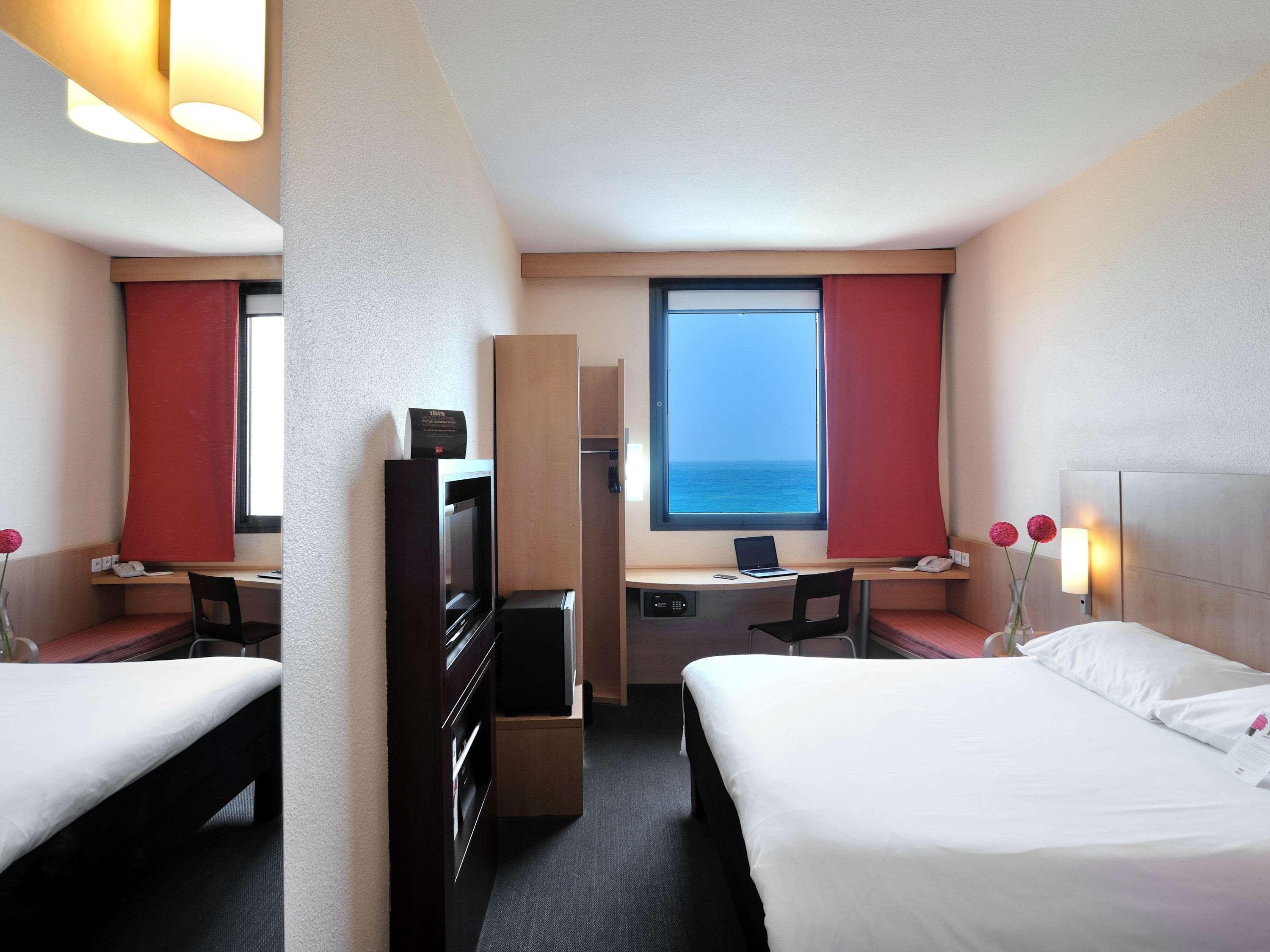 Hotel Ibis Styles Dakar Exterior foto